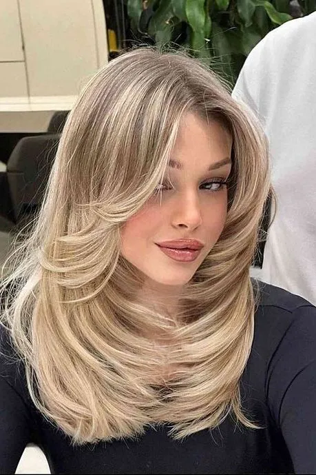 90s blowout hairstyle
