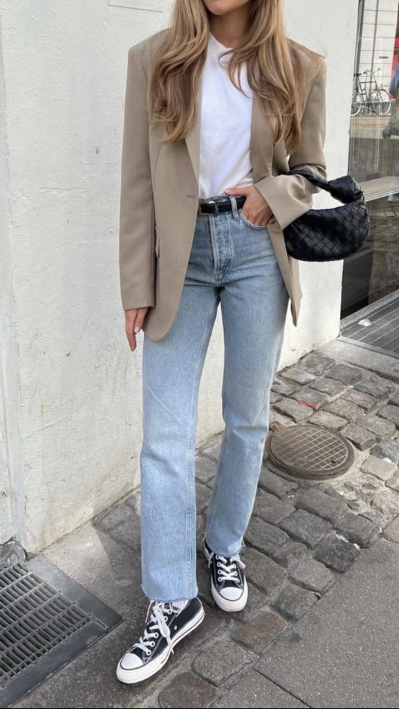 Blazer and Jeans Casual Weekend Outfits