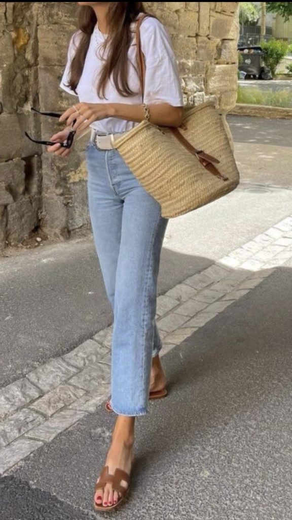Blue Jeans and Sandals Casual Weekend Outfits