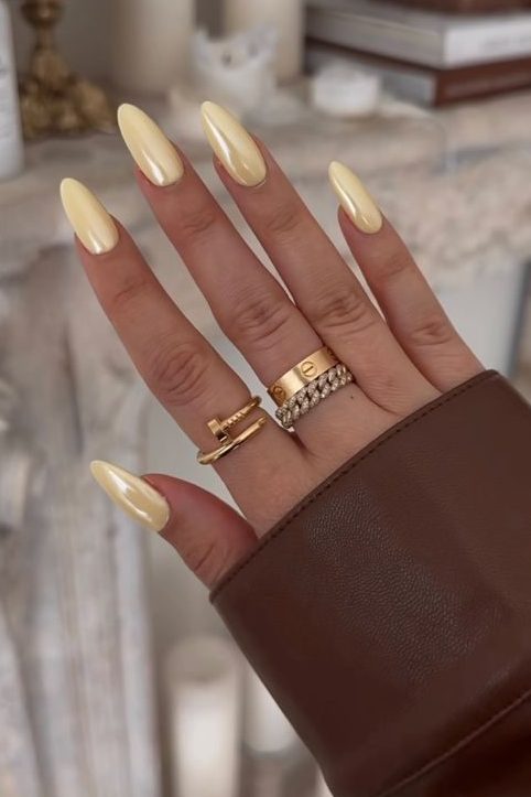 Glazed Yellow nail inspo