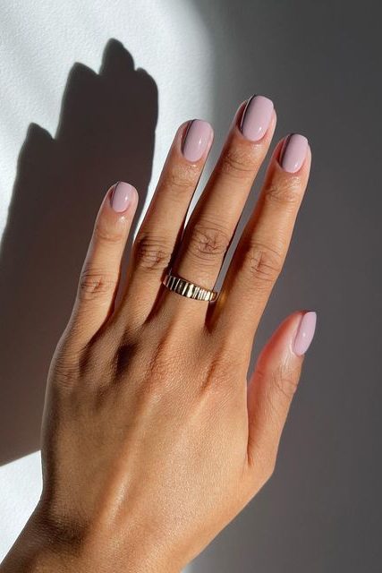 mauve manicure