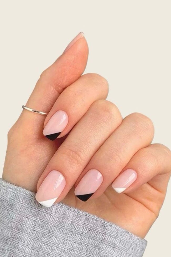 line art french tips