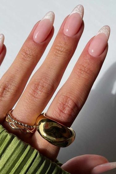 pearlescent french tip nail ideas