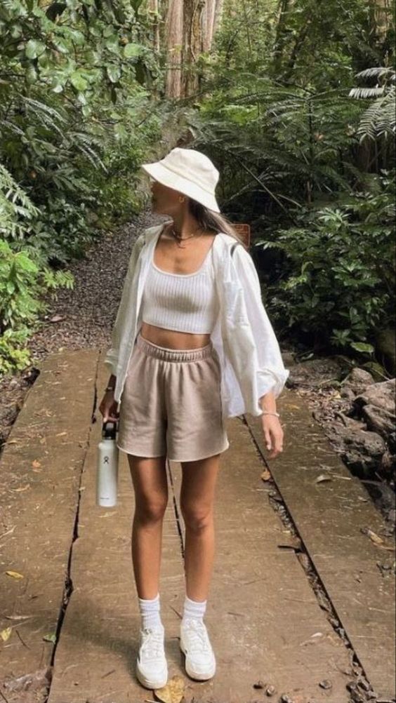 neutral colors Summer Hiking Outfit Inspiration