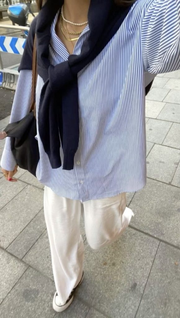 white pants outfit | Chic travel outfits