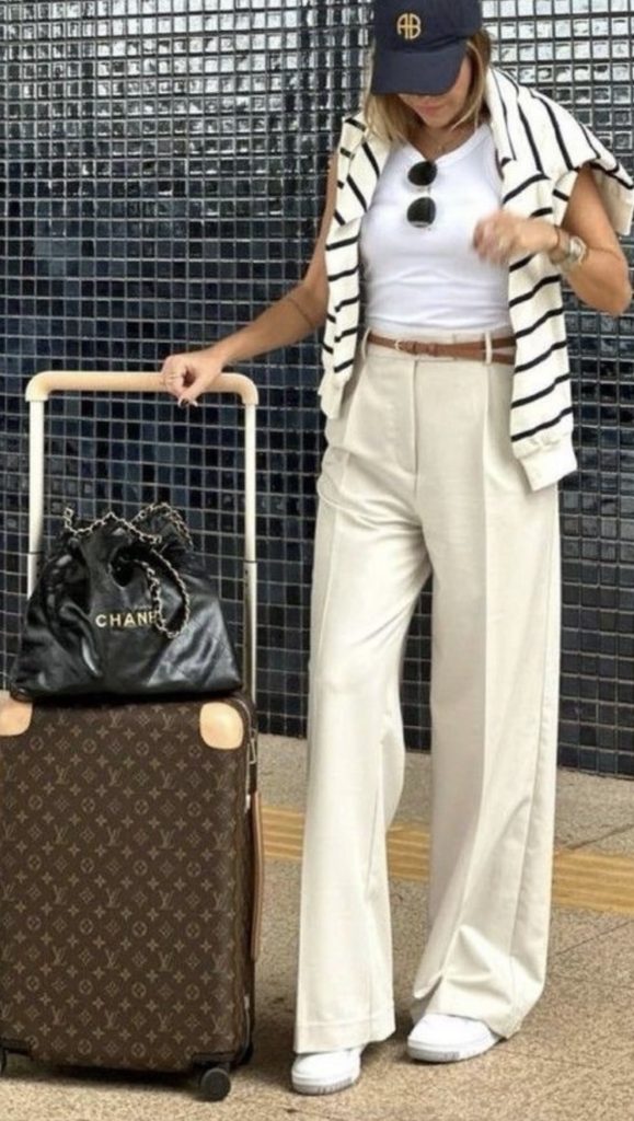 white pants outfit | Chic travel outfits