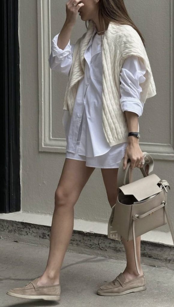 White shorts and sweater | Chic travel outfits