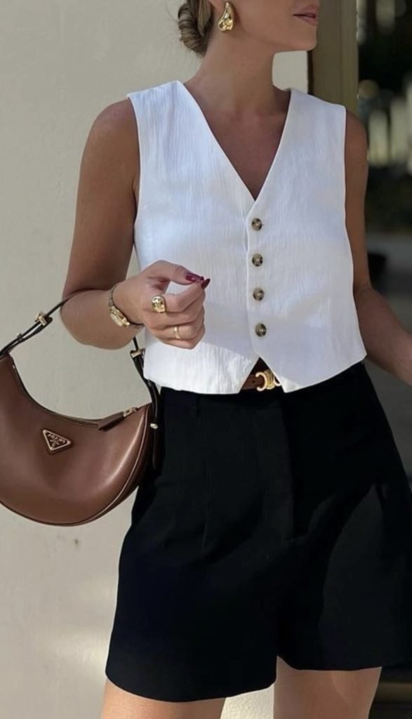 Black shorts Outfit | what to wear in italy in the summer