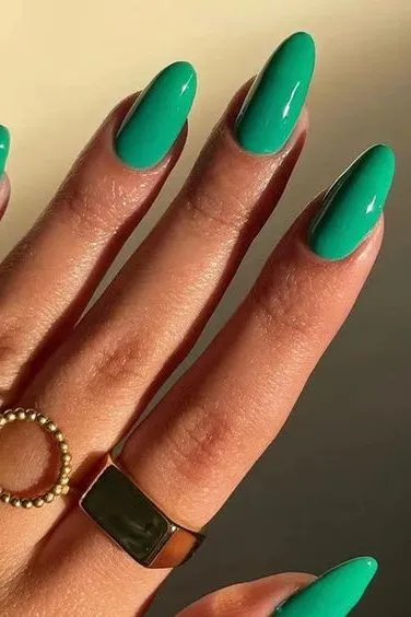glowing green nails