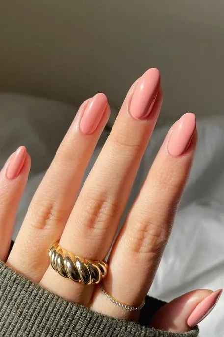 Peach nails | Chic June Nail ideas