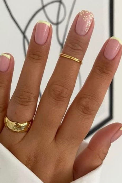 Floral Nails | Short Square French nails