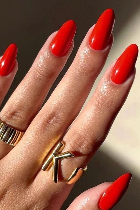 almond red Nails