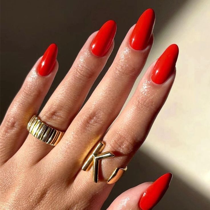 date night red nails