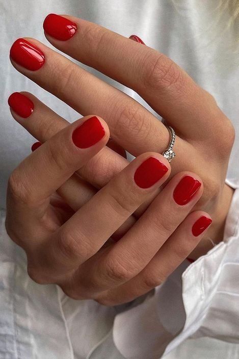 Short Red nails