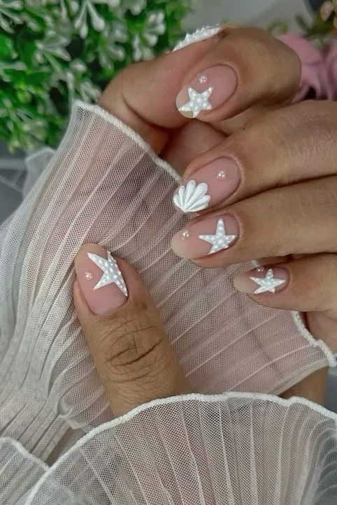 shells vacation nails