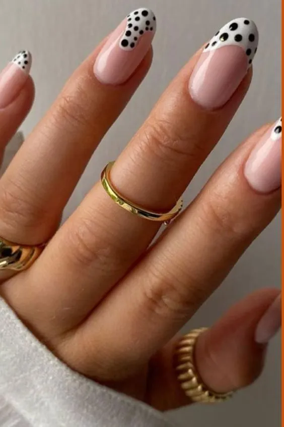 summer in Paris nails