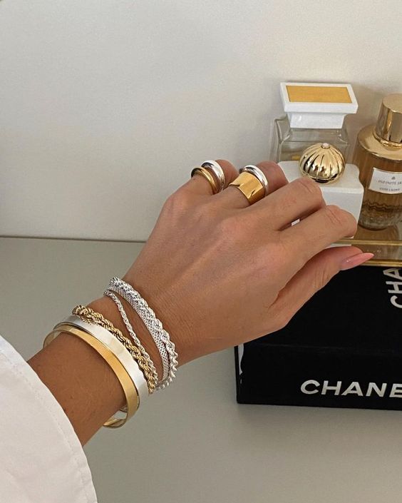 mixing metals in accessories