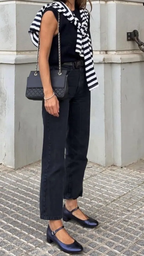 Black Pants Classy Casual Outfits for Moms on the Go