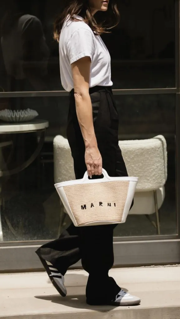 classy mom outfit idea