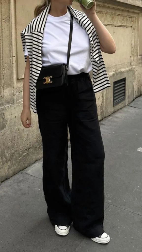 Black Pants Classy Casual Outfits for Moms on the Go