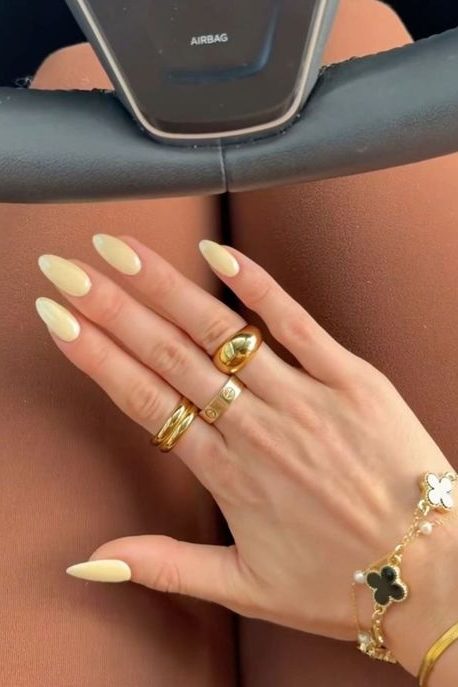Butter yellow Nail ideas