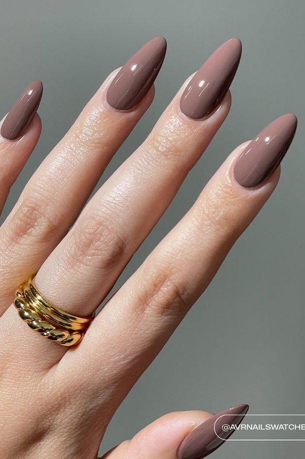 mauve nail color