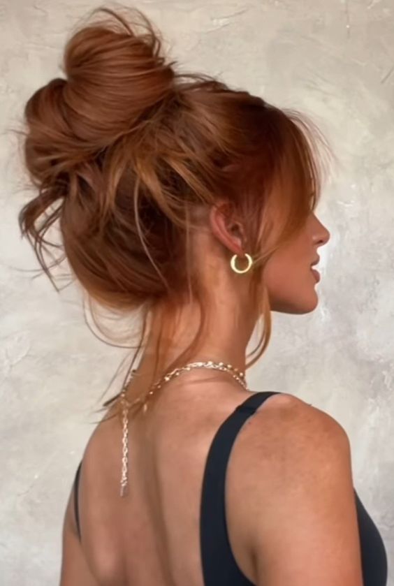 Messy Bun | How to Style Wavy Hair