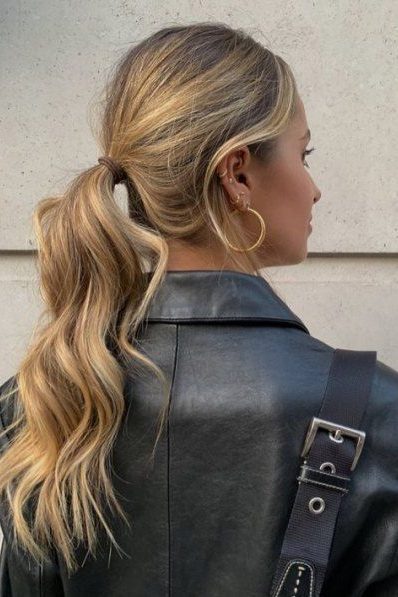 High Ponytail | How to Style Wavy Hair