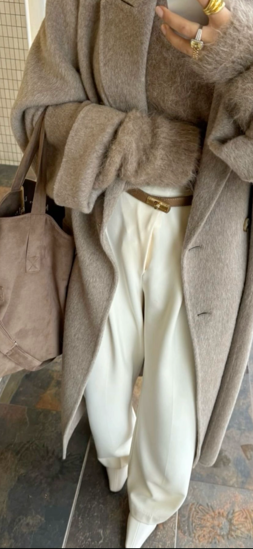 Monochrome and tonal Aesthetic Fall Outfits