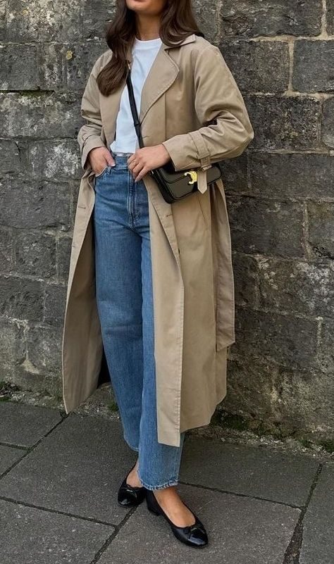 Trench Coat and Jeans fall look