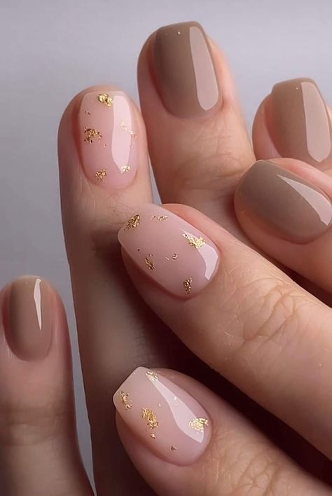 Glitter Accent Classy Short Nail Designs