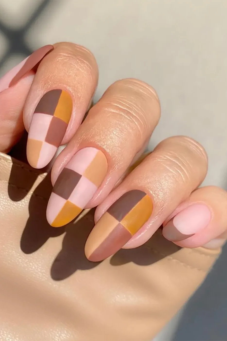 Checkered Thanksgiving Nail Art Ideas