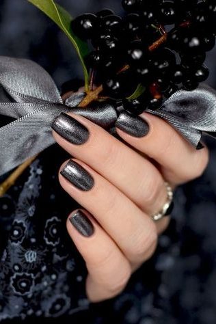 Gunmetal Gray Winter Nail Color Trends