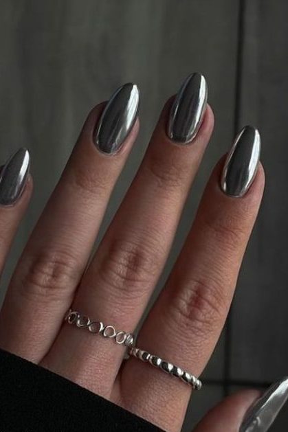 Gunmetal Gray Winter Nail Color Trends