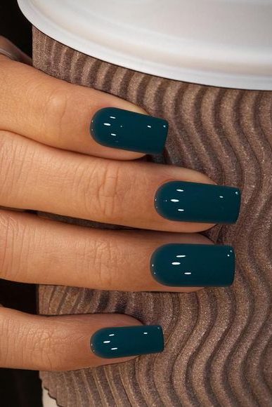Moody Teal Winter Nail Color Trends