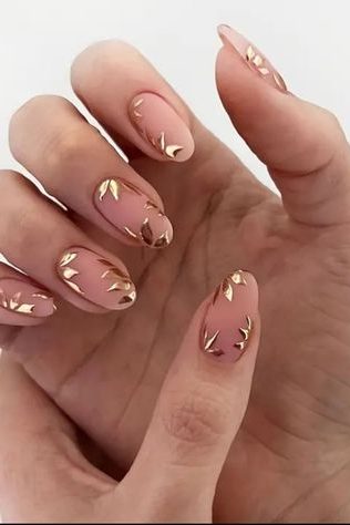Golden Leaf Accents Nails