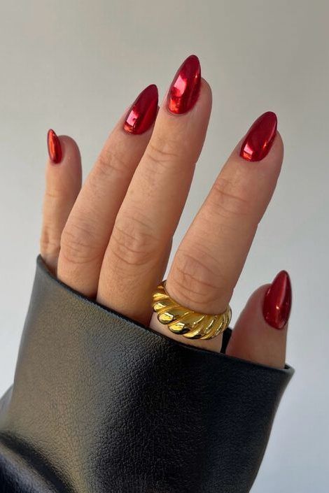 Festive Red Nail inspo