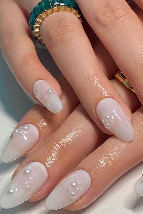 Pearl Nail art