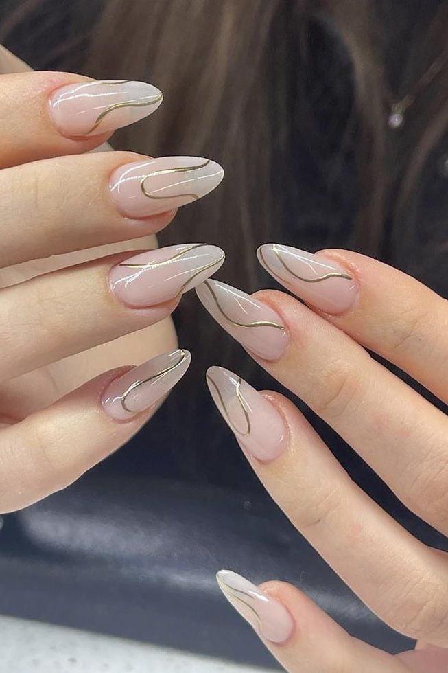 Minimalist Nail Art design