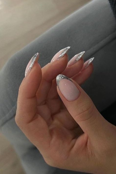 French Tip with glitter tips