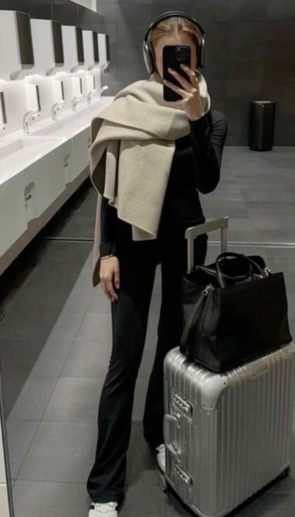 monochrome black Winter Travel Style