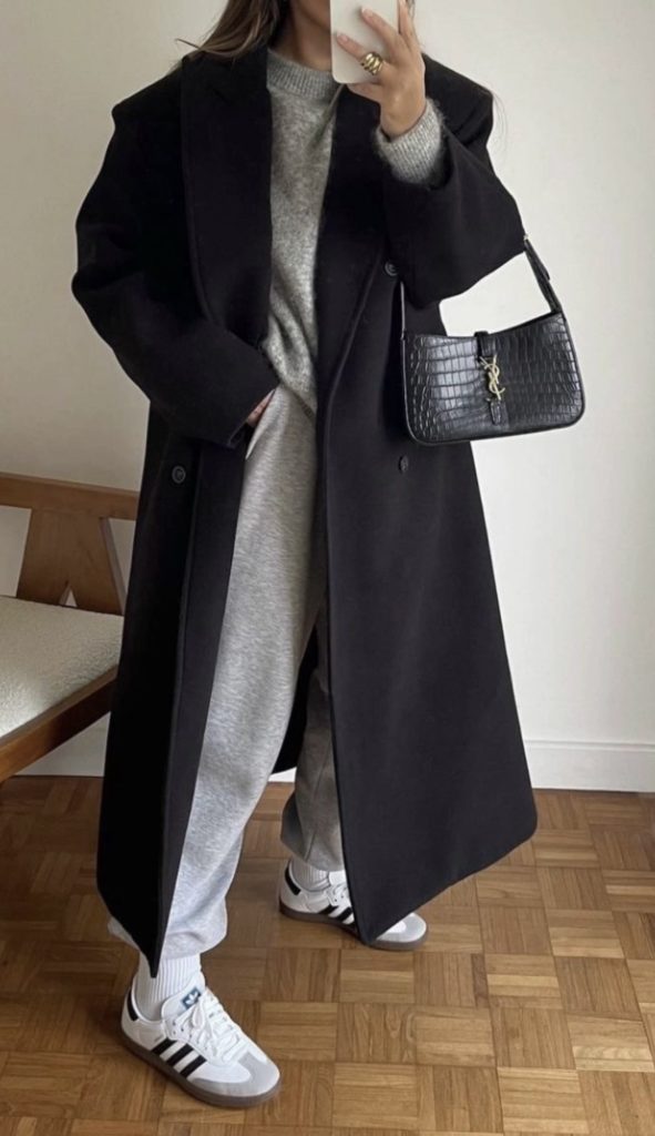 Joggers travel Outfit with coat