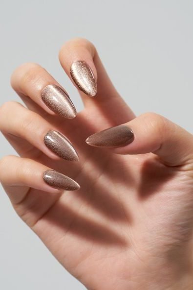 champagne nails