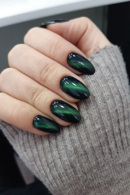 Emerald Green Manicure