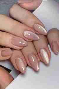 Cat Eye Nails: Ultimate Luxurious Nail Trend for an Elegant Look