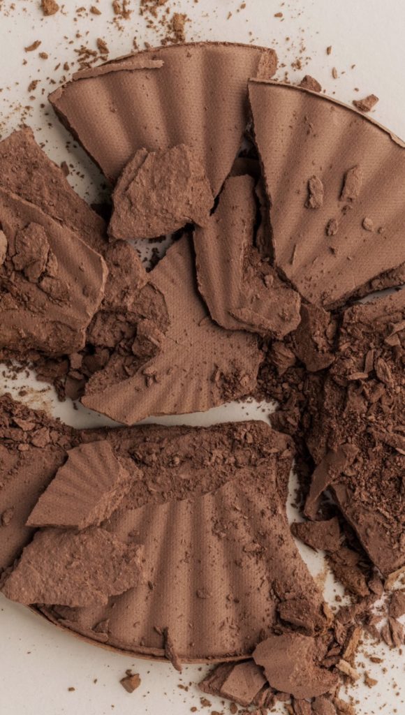 Mocha Mousse makeup