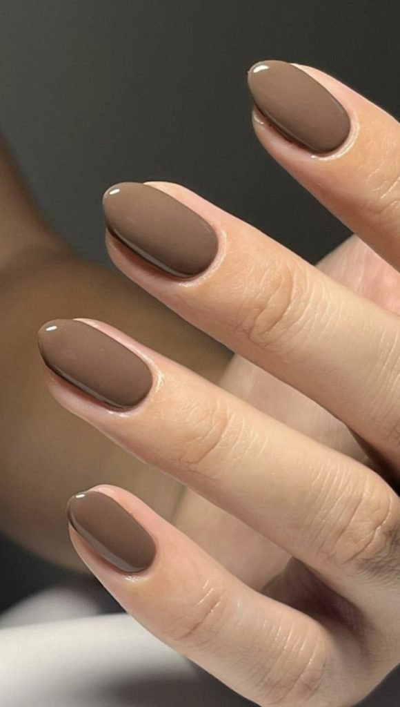 Mocha Mousse nails