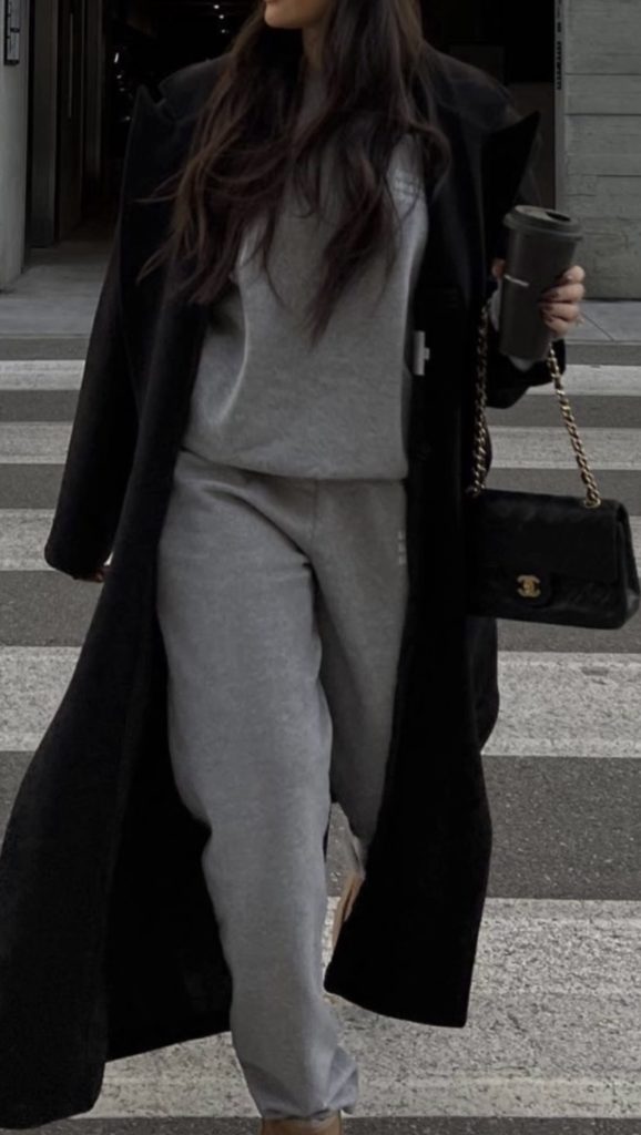 Sweat Set Winter Airport Outfit Ideas