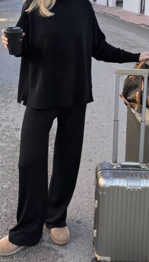 Monochrome Winter Airport Outfit Ideas