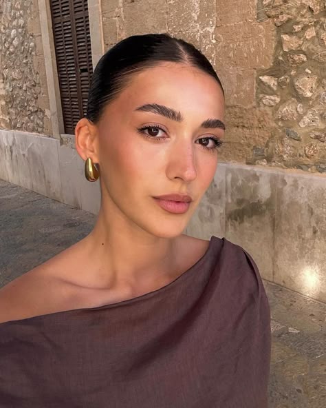 Everyday Glam Spring Makeup Trends